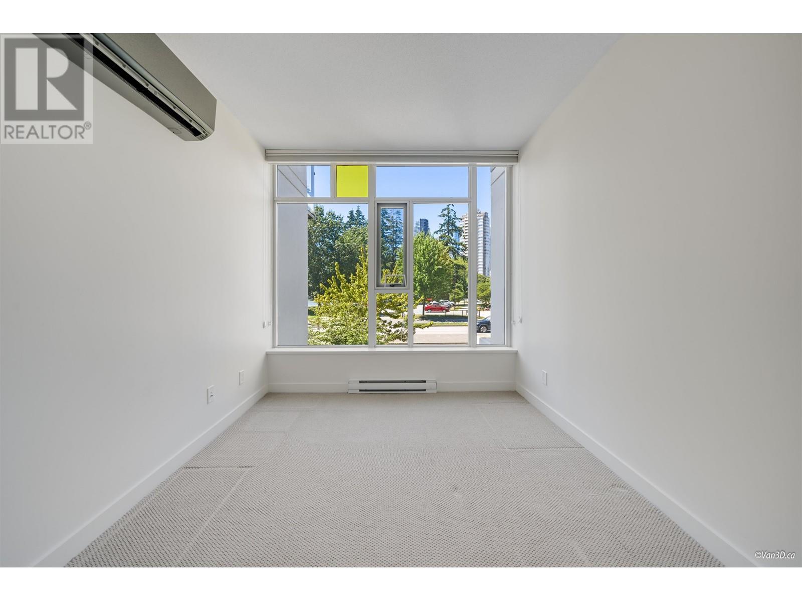 Listing Picture 21 of 36 : 6568 NELSON AVENUE, Burnaby / 本拿比 - 魯藝地產 Yvonne Lu Group - MLS Medallion Club Member