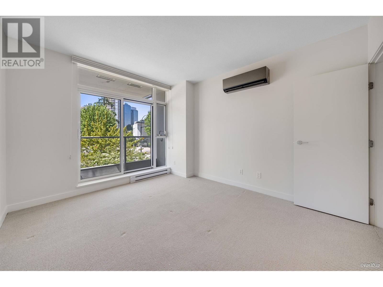 Listing Picture 22 of 36 : 6568 NELSON AVENUE, Burnaby / 本拿比 - 魯藝地產 Yvonne Lu Group - MLS Medallion Club Member