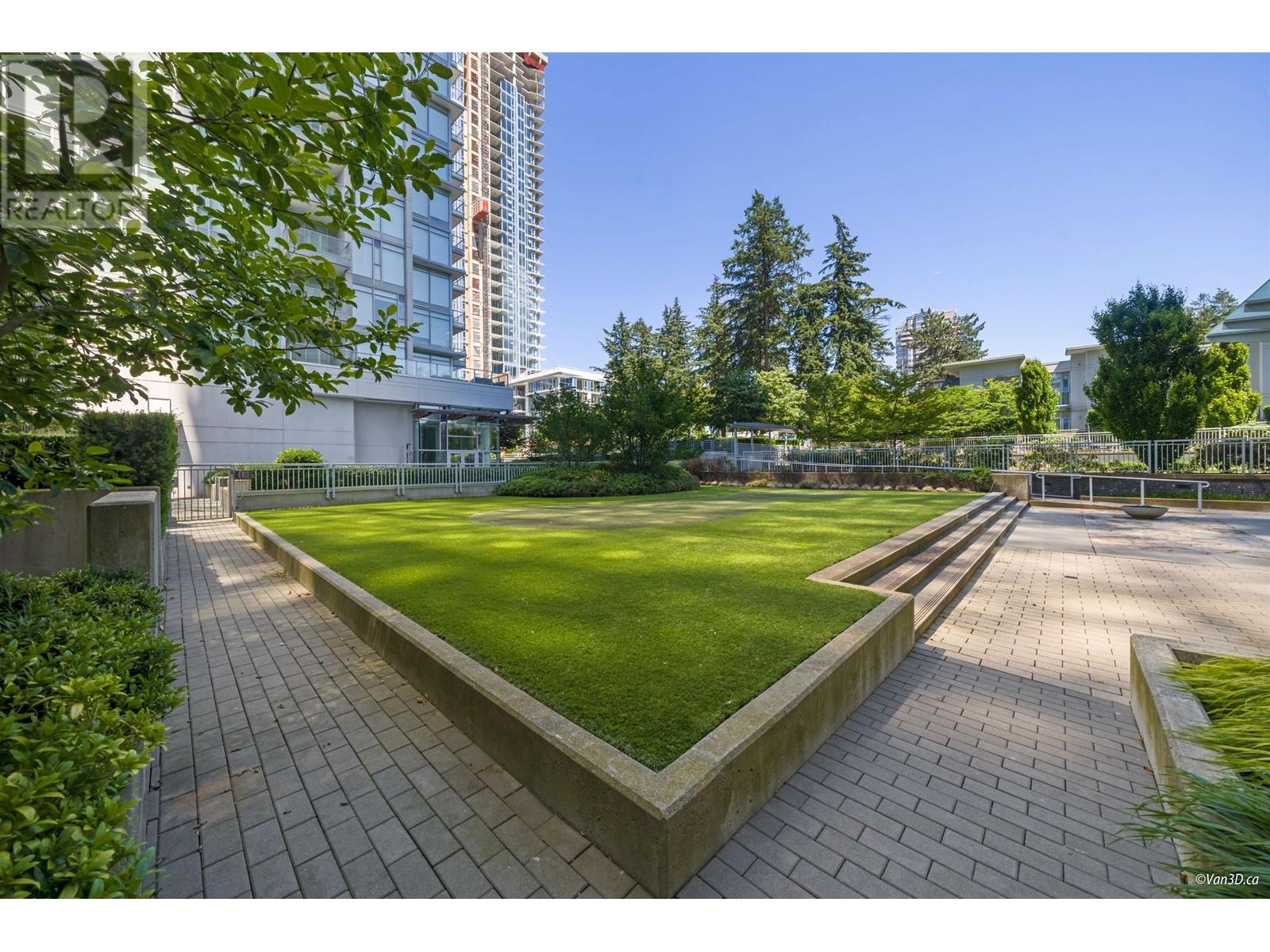 Listing Picture 28 of 36 : 6568 NELSON AVENUE, Burnaby / 本拿比 - 魯藝地產 Yvonne Lu Group - MLS Medallion Club Member