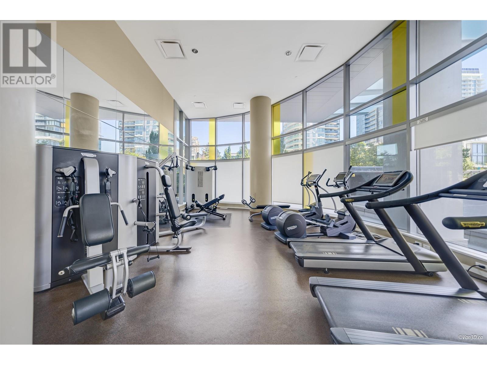Listing Picture 31 of 36 : 6568 NELSON AVENUE, Burnaby / 本拿比 - 魯藝地產 Yvonne Lu Group - MLS Medallion Club Member