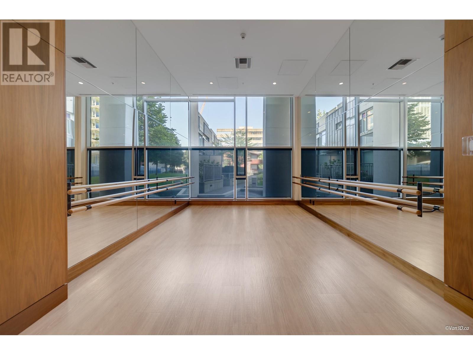 Listing Picture 35 of 36 : 6568 NELSON AVENUE, Burnaby / 本拿比 - 魯藝地產 Yvonne Lu Group - MLS Medallion Club Member