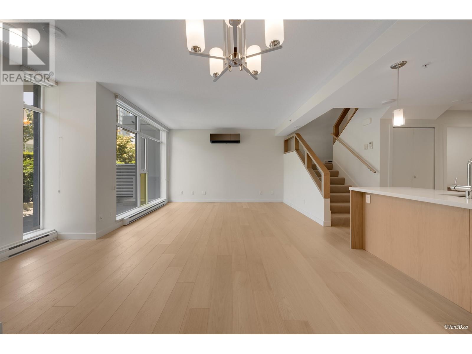 Listing Picture 7 of 36 : 6568 NELSON AVENUE, Burnaby / 本拿比 - 魯藝地產 Yvonne Lu Group - MLS Medallion Club Member