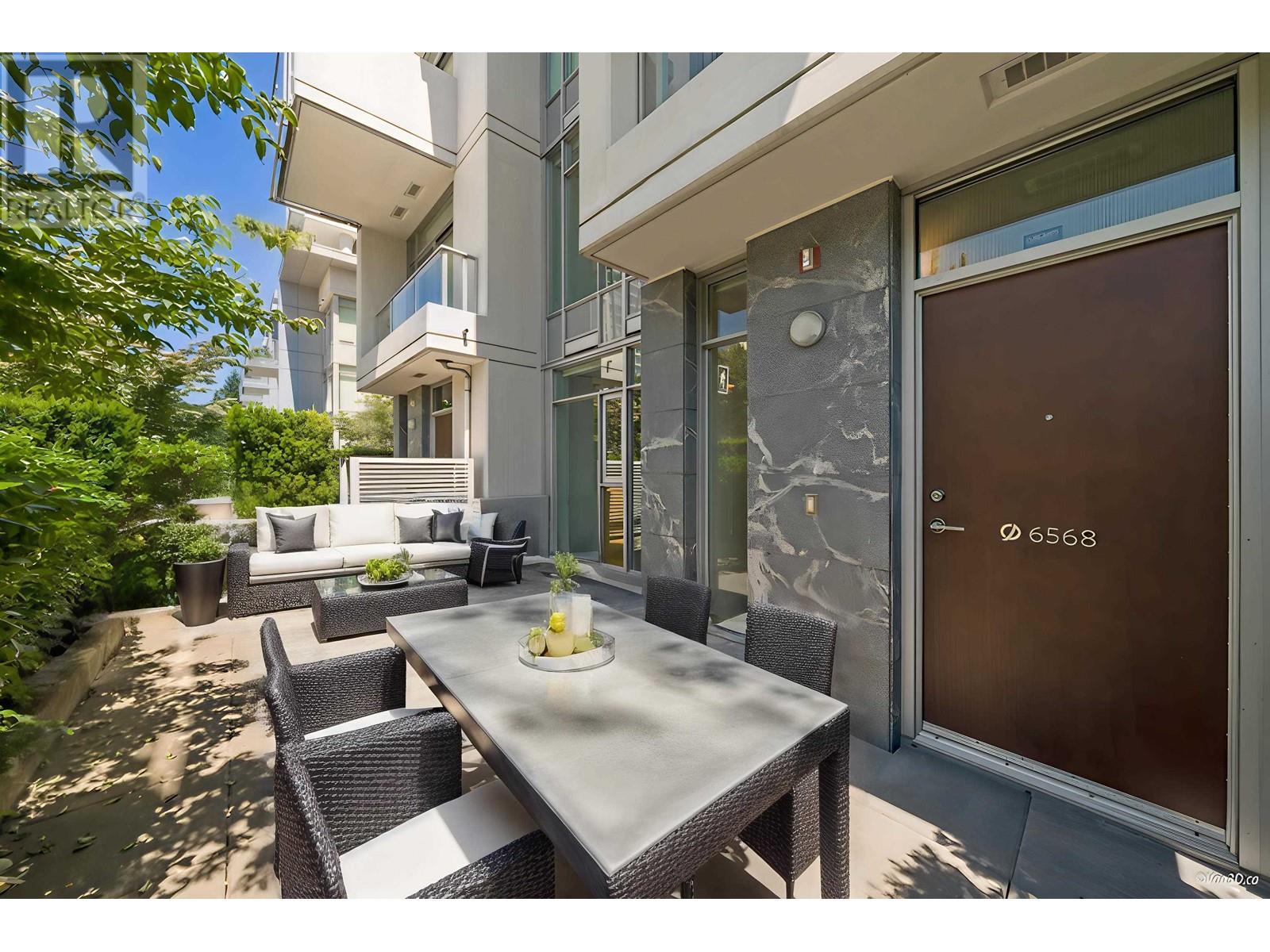 Listing Picture 9 of 36 : 6568 NELSON AVENUE, Burnaby / 本拿比 - 魯藝地產 Yvonne Lu Group - MLS Medallion Club Member
