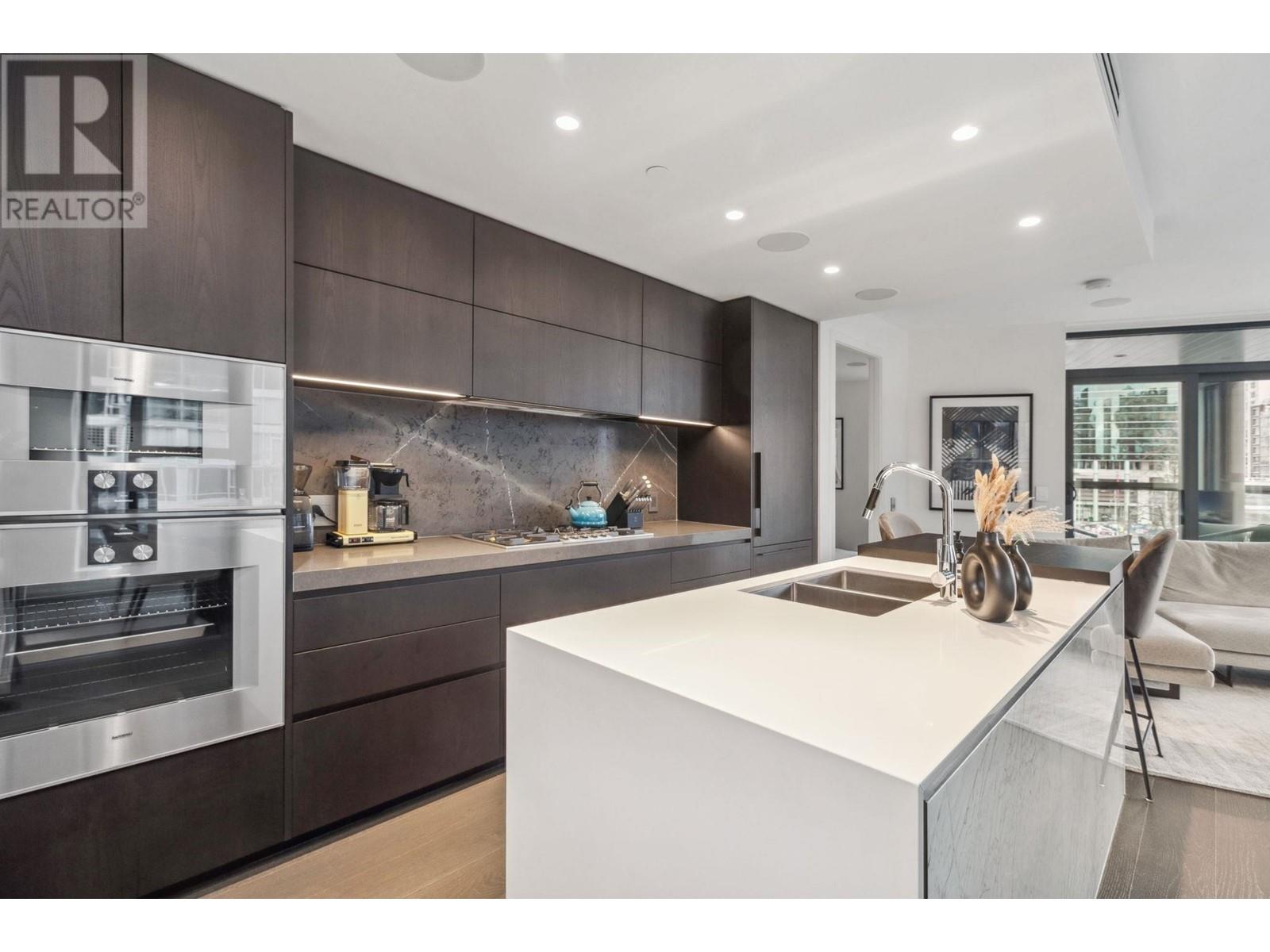 Listing Picture 4 of 40 : 406 1601 QUEBEC STREET, Vancouver / 溫哥華 - 魯藝地產 Yvonne Lu Group - MLS Medallion Club Member