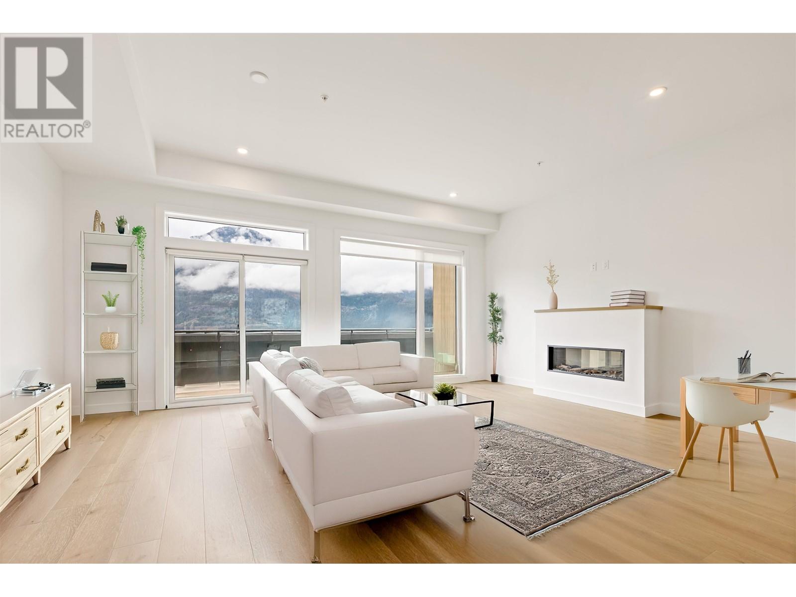 15 1050 Finch Drive, Squamish, British Columbia  V0V 0V0 - Photo 1 - R2955881