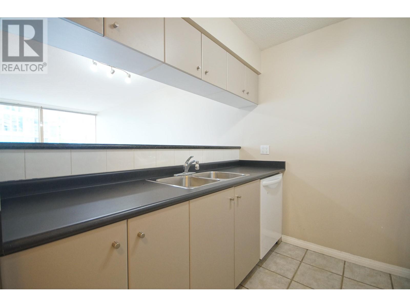 Listing Picture 4 of 22 : 902 822 HOMER STREET, Vancouver / 溫哥華 - 魯藝地產 Yvonne Lu Group - MLS Medallion Club Member