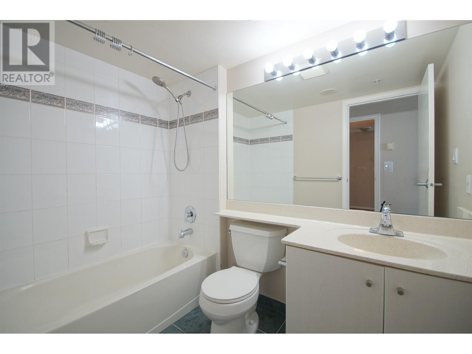 Listing Picture 19 of 22 : 902 822 HOMER STREET, Vancouver / 溫哥華 - 魯藝地產 Yvonne Lu Group - MLS Medallion Club Member