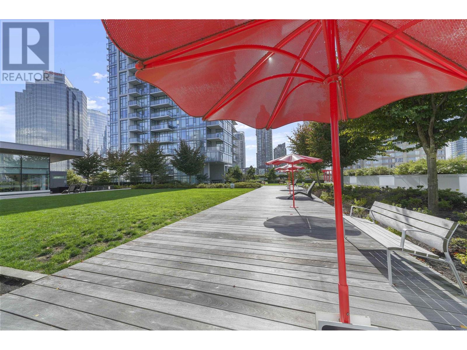Listing Picture 4 of 22 : 3810 4670 ASSEMBLY WAY, Burnaby / 本拿比 - 魯藝地產 Yvonne Lu Group - MLS Medallion Club Member