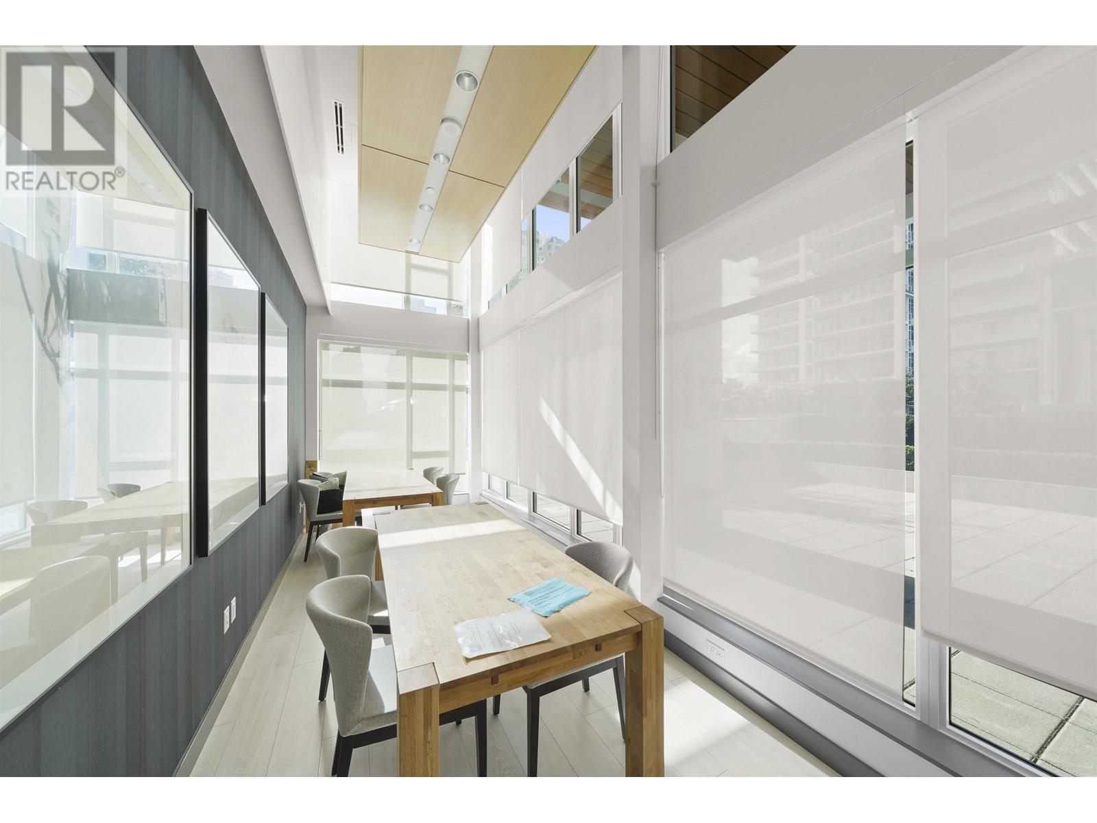Listing Picture 6 of 22 : 3810 4670 ASSEMBLY WAY, Burnaby / 本拿比 - 魯藝地產 Yvonne Lu Group - MLS Medallion Club Member