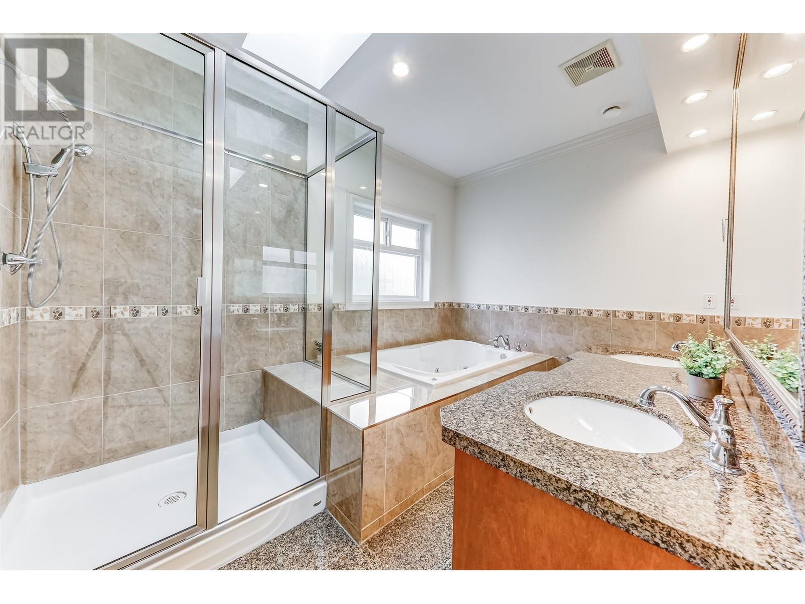 Listing Picture 24 of 40 : 6531 COMSTOCK ROAD, Richmond / 烈治文 - 魯藝地產 Yvonne Lu Group - MLS Medallion Club Member