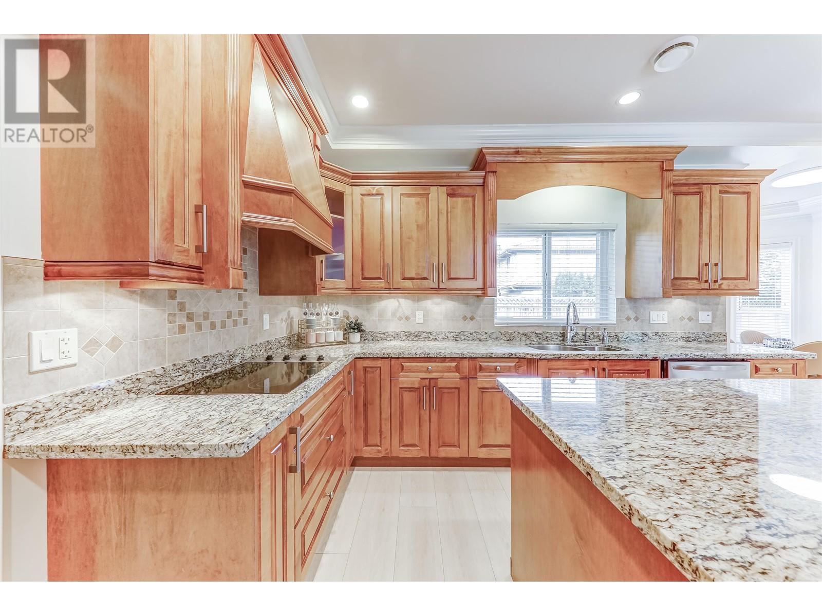 Listing Picture 16 of 40 : 6531 COMSTOCK ROAD, Richmond / 烈治文 - 魯藝地產 Yvonne Lu Group - MLS Medallion Club Member
