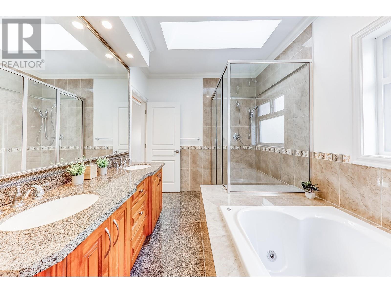 Listing Picture 27 of 40 : 6531 COMSTOCK ROAD, Richmond / 烈治文 - 魯藝地產 Yvonne Lu Group - MLS Medallion Club Member