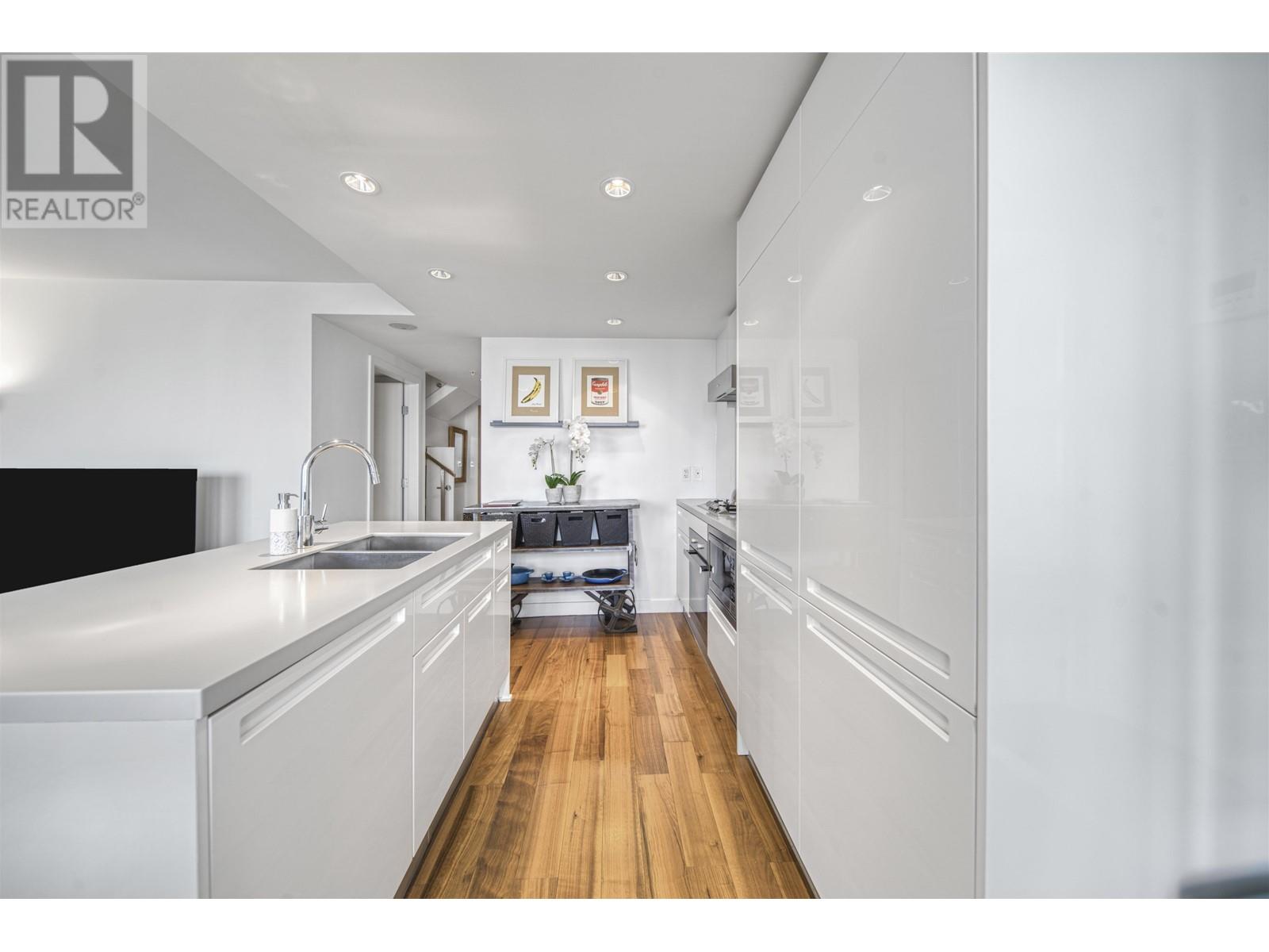 Listing Picture 11 of 29 : PH7 188 KEEFER STREET, Vancouver / 溫哥華 - 魯藝地產 Yvonne Lu Group - MLS Medallion Club Member