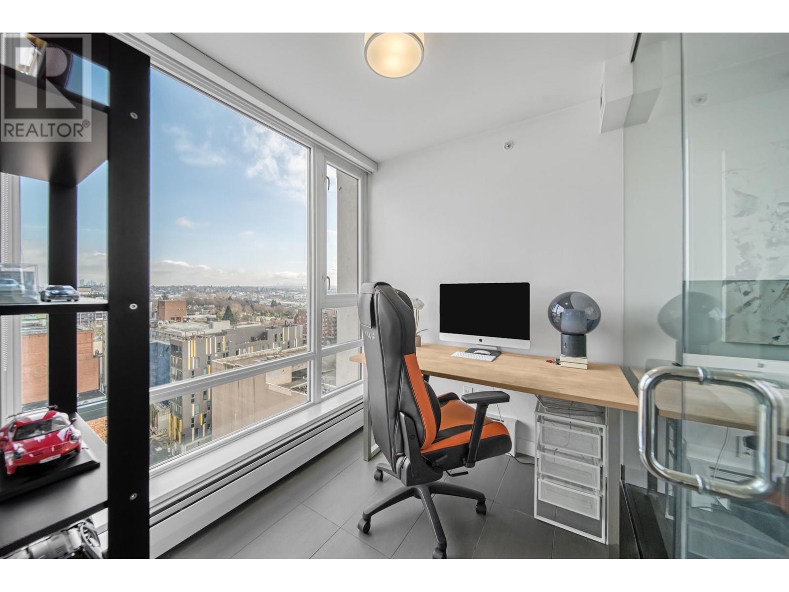 Listing Picture 13 of 29 : PH7 188 KEEFER STREET, Vancouver / 溫哥華 - 魯藝地產 Yvonne Lu Group - MLS Medallion Club Member