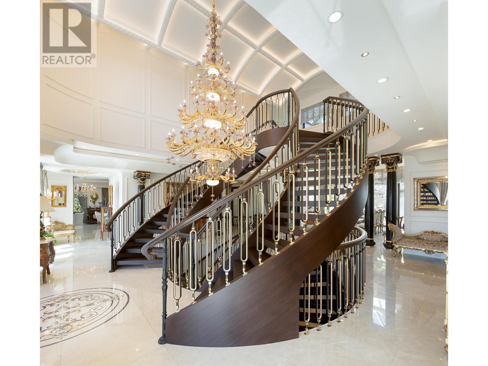 Property at 820 EYREMOUNT DRIVE image 3