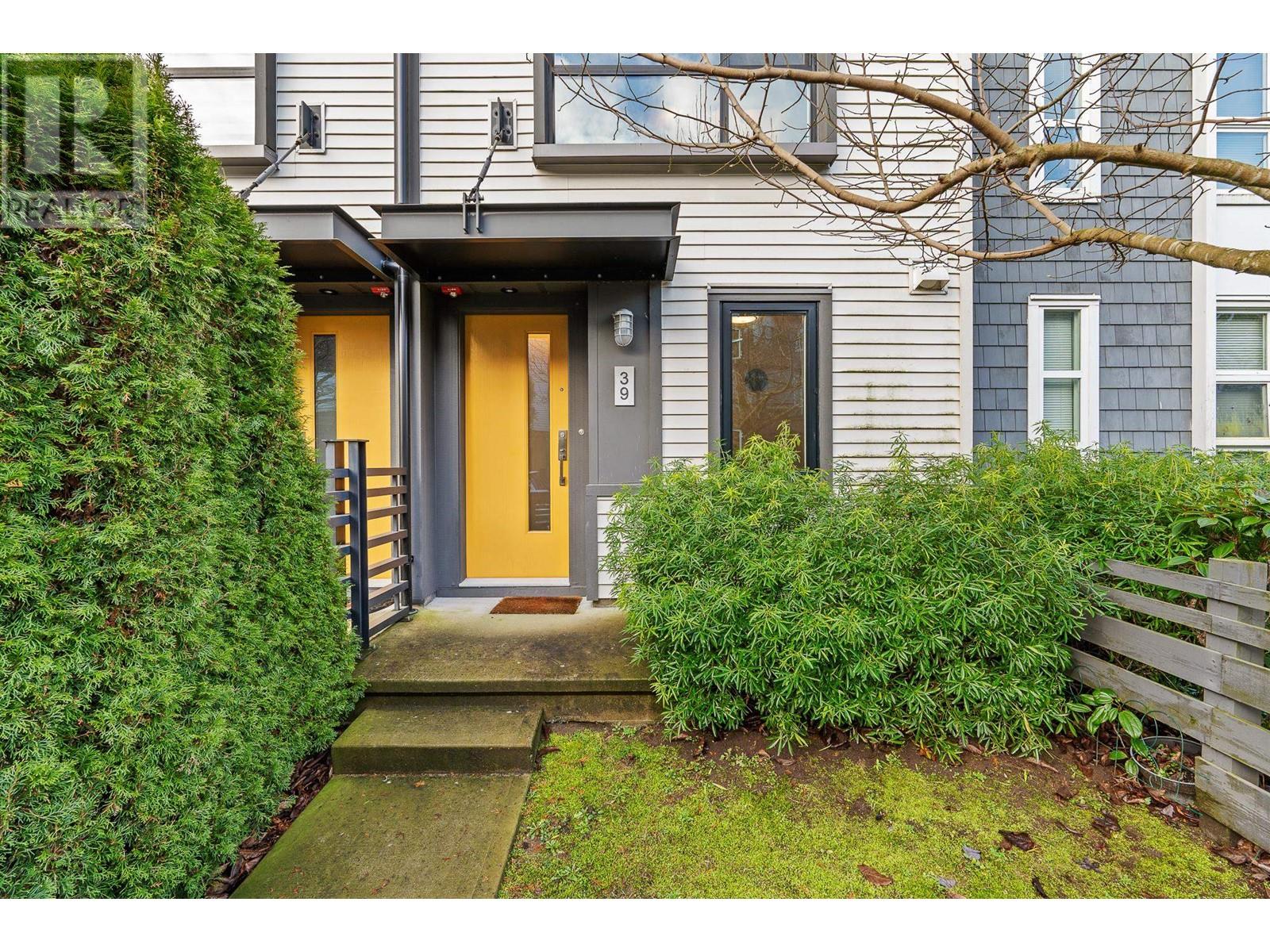 39 2371 Ranger Lane, Port Coquitlam, British Columbia V3B 0N6 - Photo 3 - R2955318