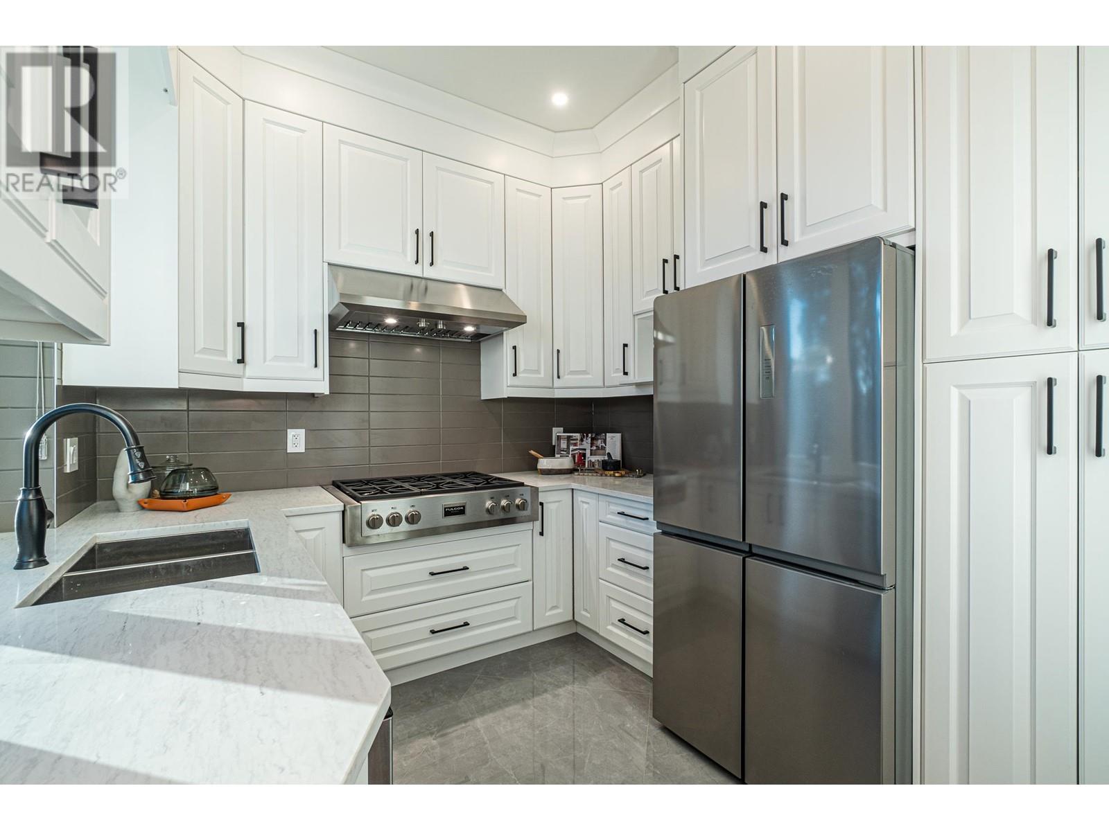 Listing Picture 9 of 31 : 11080 KING ROAD, Richmond / 烈治文 - 魯藝地產 Yvonne Lu Group - MLS Medallion Club Member