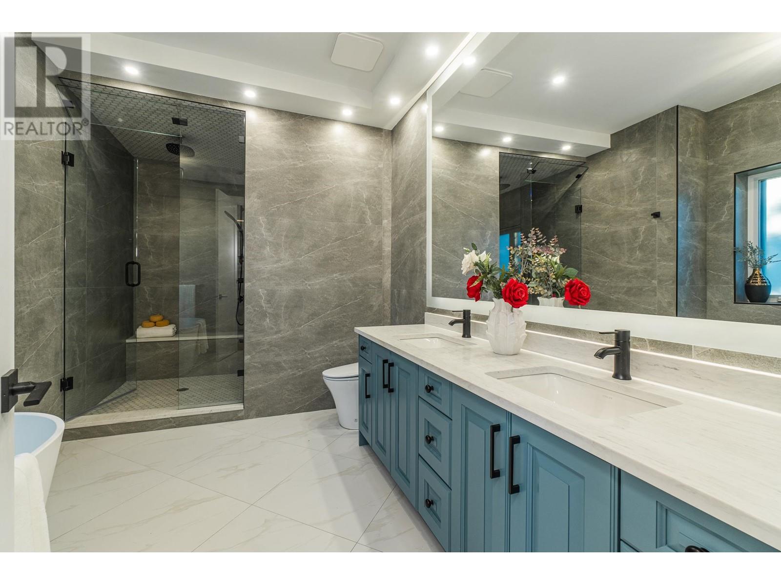 Listing Picture 17 of 31 : 11080 KING ROAD, Richmond / 烈治文 - 魯藝地產 Yvonne Lu Group - MLS Medallion Club Member
