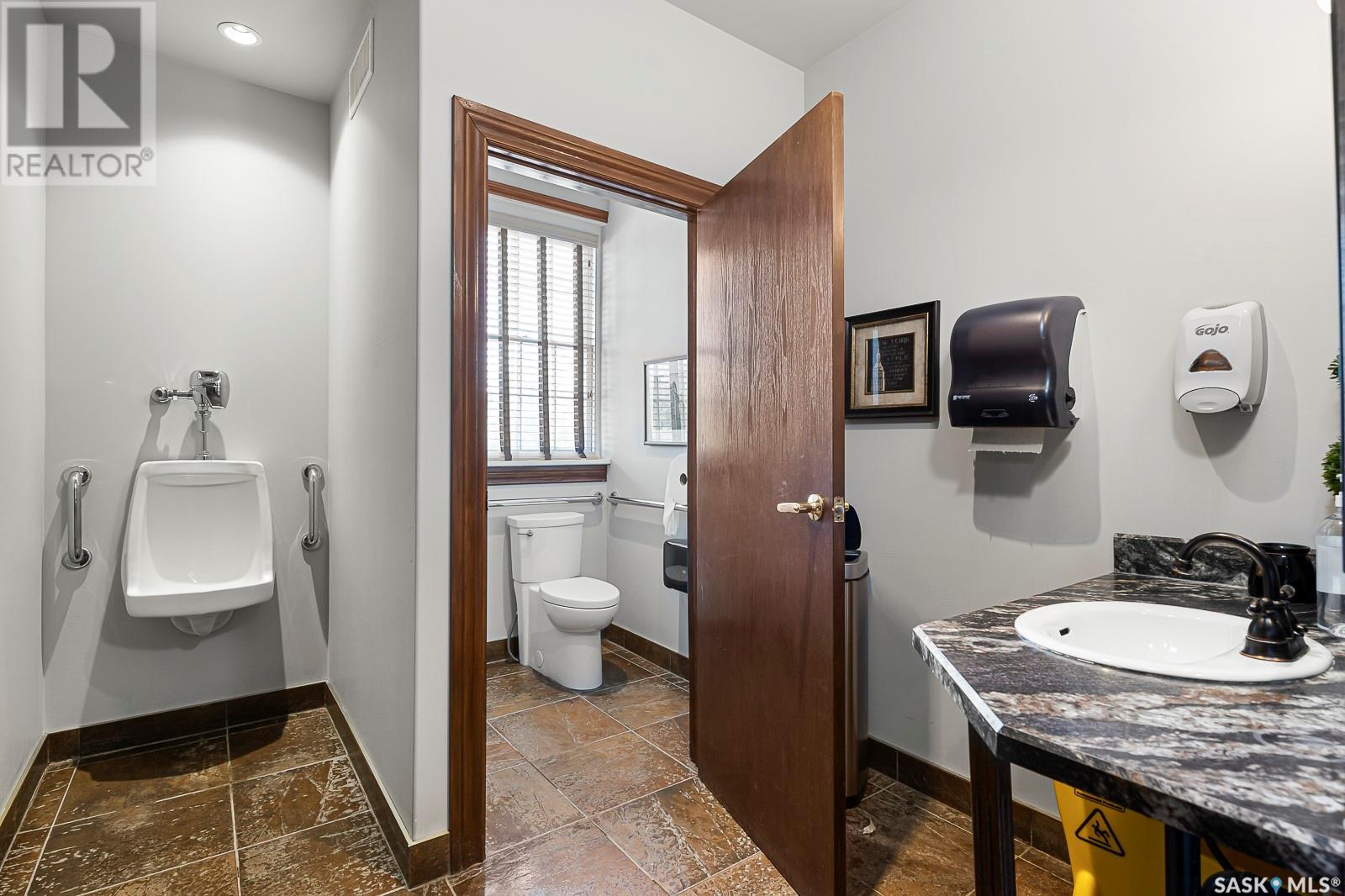 1 2445 Broad Street, Regina, Saskatchewan  S4P 0C7 - Photo 19 - SK992867