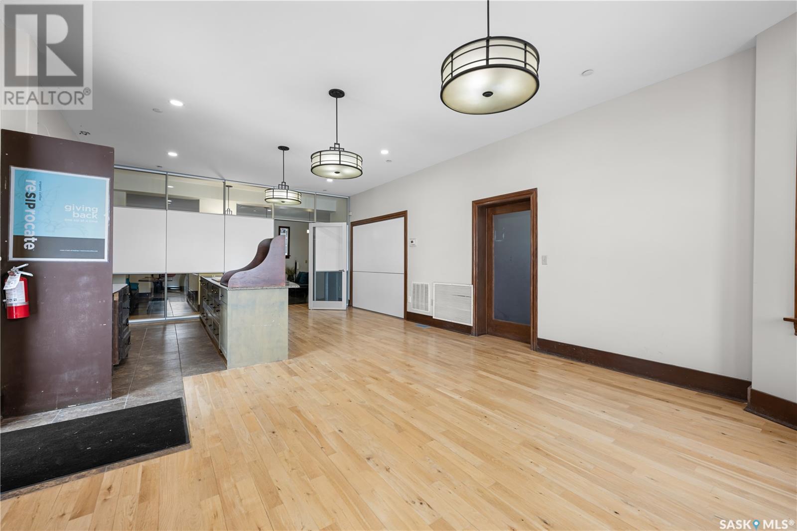 1 2445 Broad Street, Regina, Saskatchewan  S4P 0C7 - Photo 6 - SK992867