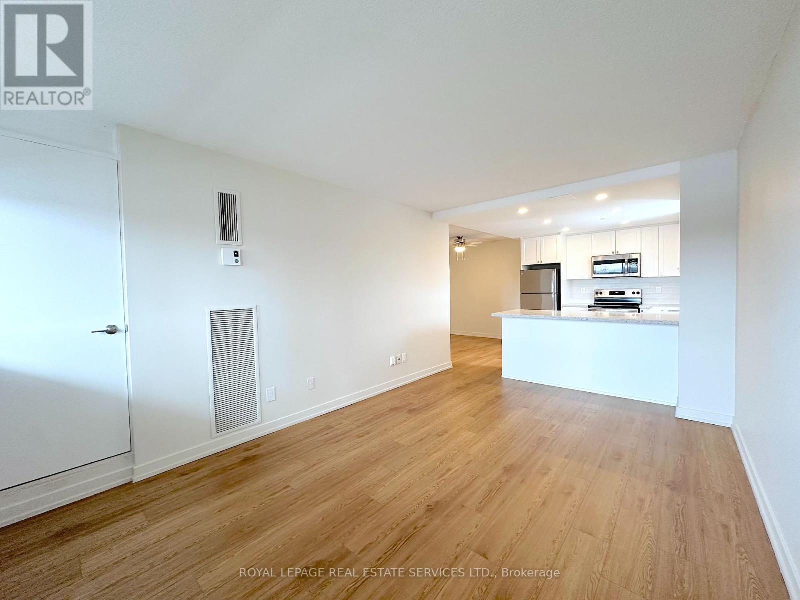 515 - 165 La Rose Avenue, Toronto, Ontario  M9P 3S9 - Photo 3 - W11921885