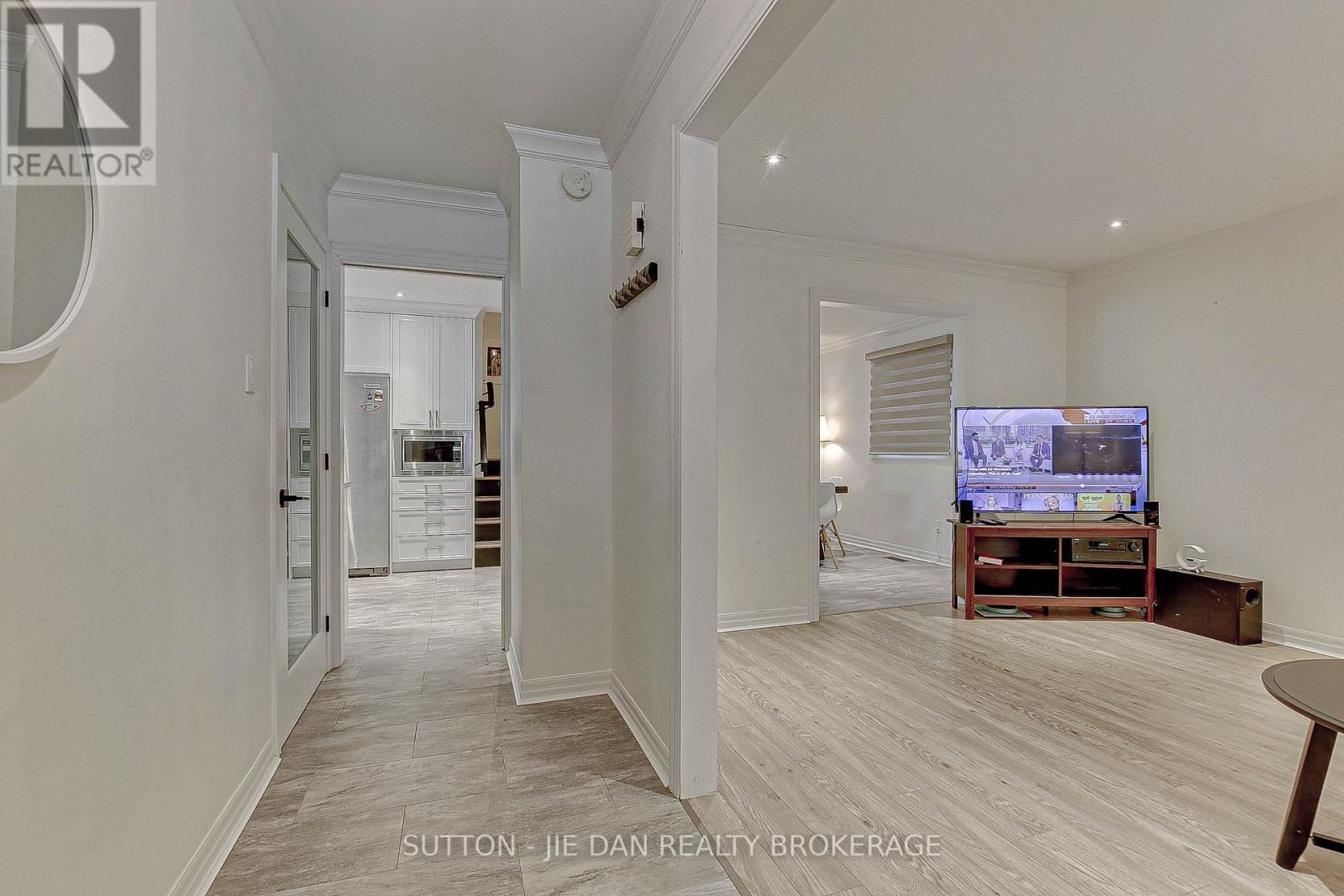 Property at 22 MURIEL CRESCENT image 5
