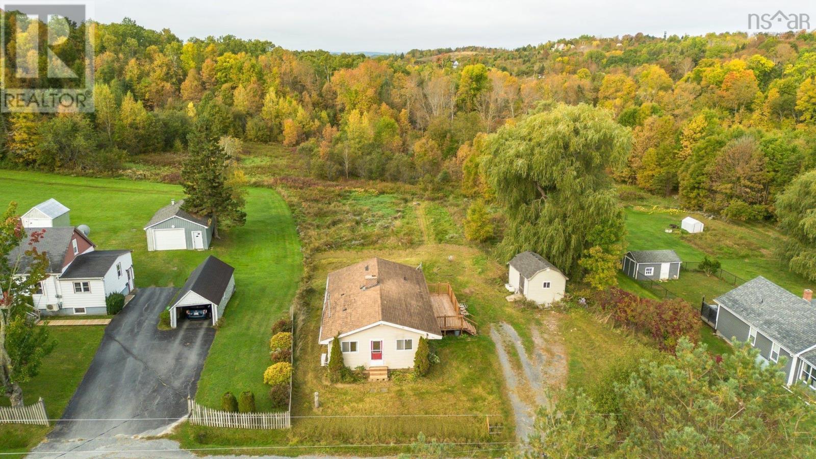 61 Dunlop Road, Brooklyn, Nova Scotia  B0N 2A0 - Photo 30 - 202500802