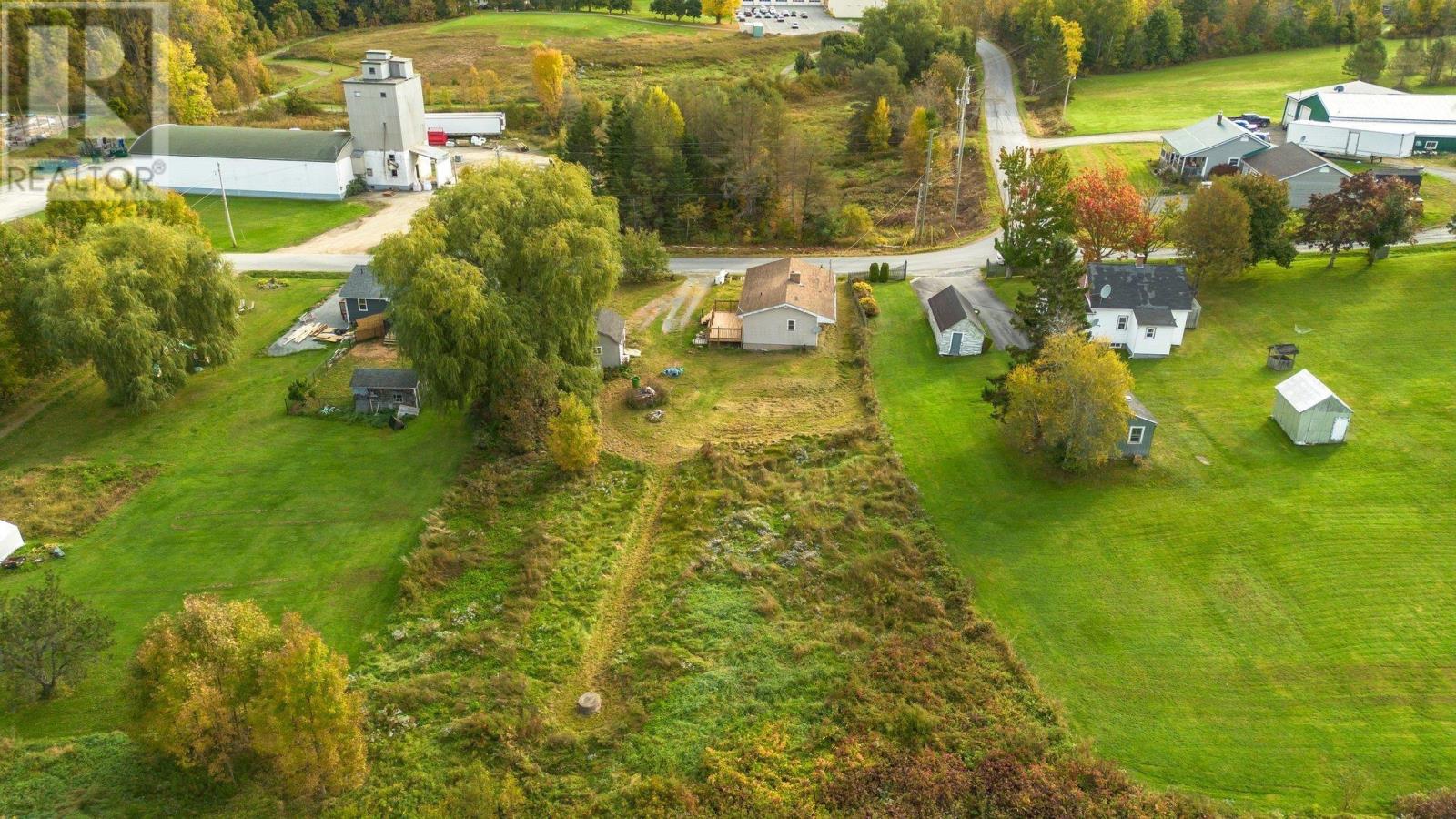 61 Dunlop Road, Brooklyn, Nova Scotia  B0N 2A0 - Photo 33 - 202500802