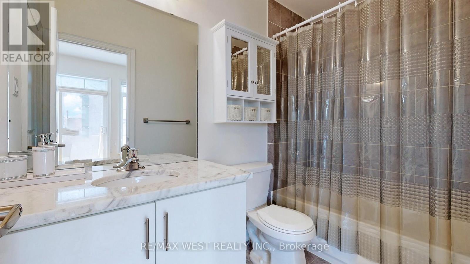 3 Lasalle Lane, Richmond Hill, Ontario  L4C 7V6 - Photo 11 - N11922002
