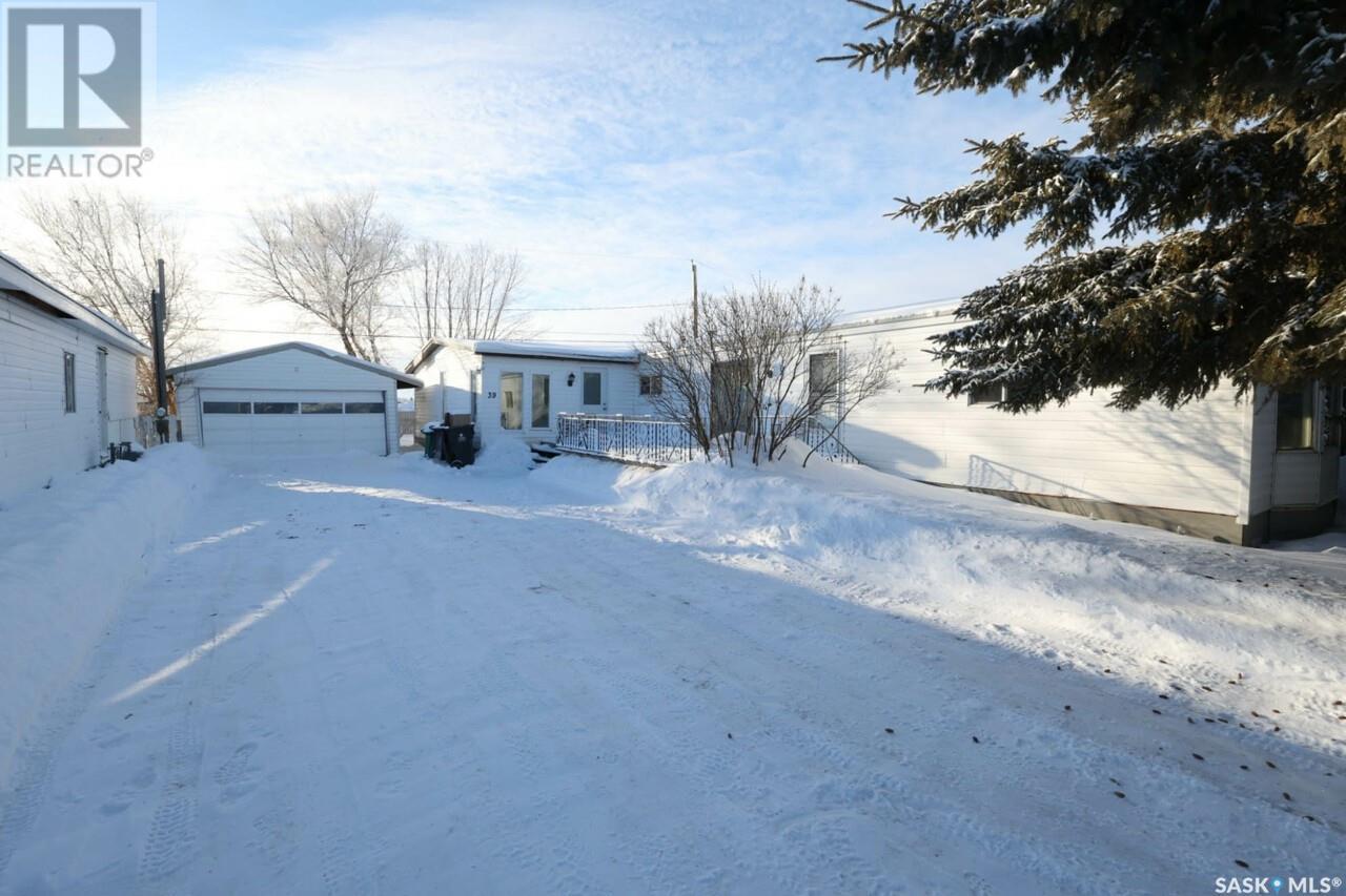 39 Walters Court, Pilot Butte, Saskatchewan  S0G 3Z0 - Photo 3 - SK992779