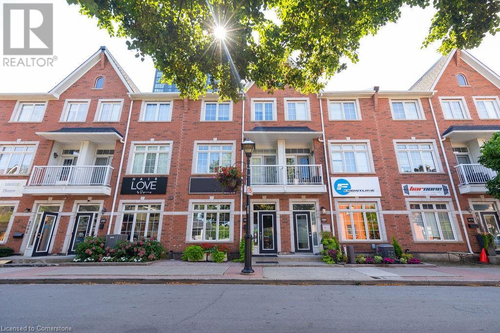 2082 Pine Street, Burlington, Ontario  L7R 0A5 - Photo 1 - 40690166
