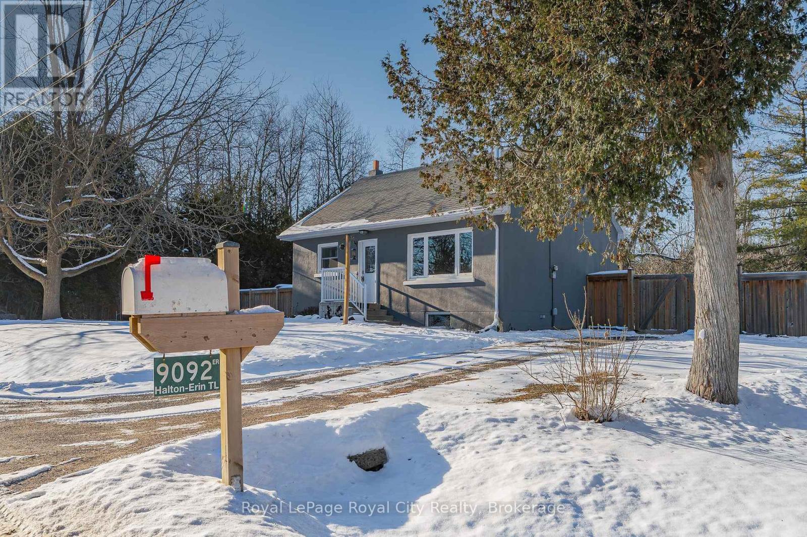 9092 Halton Erin Town Line, Erin, Ontario  L7J 2L8 - Photo 3 - X11922019