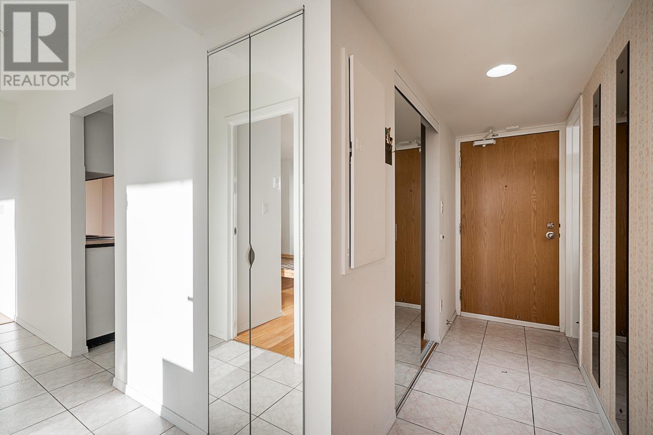 Listing Picture 11 of 28 : 902 6595 BONSOR AVENUE, Burnaby / 本拿比 - 魯藝地產 Yvonne Lu Group - MLS Medallion Club Member