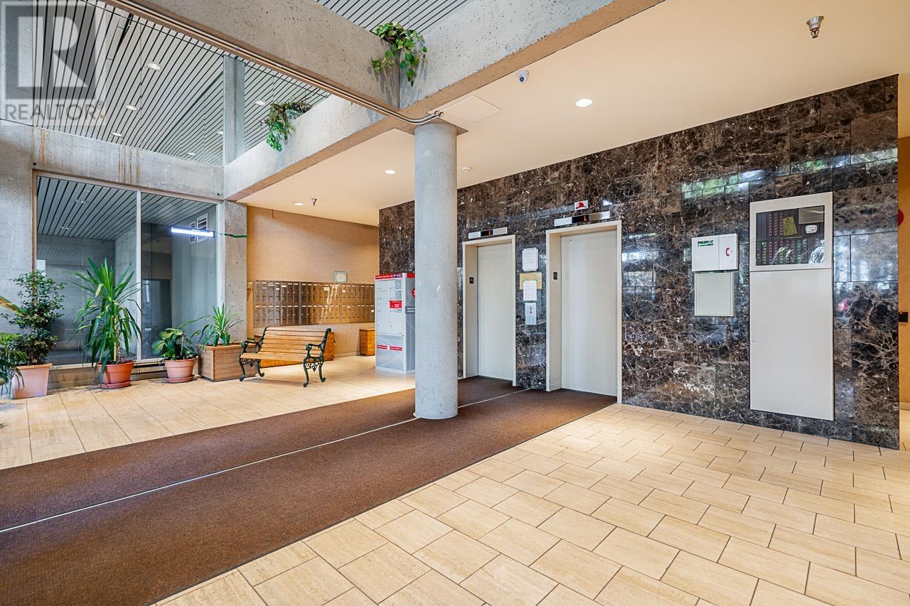 Listing Picture 9 of 28 : 902 6595 BONSOR AVENUE, Burnaby / 本拿比 - 魯藝地產 Yvonne Lu Group - MLS Medallion Club Member
