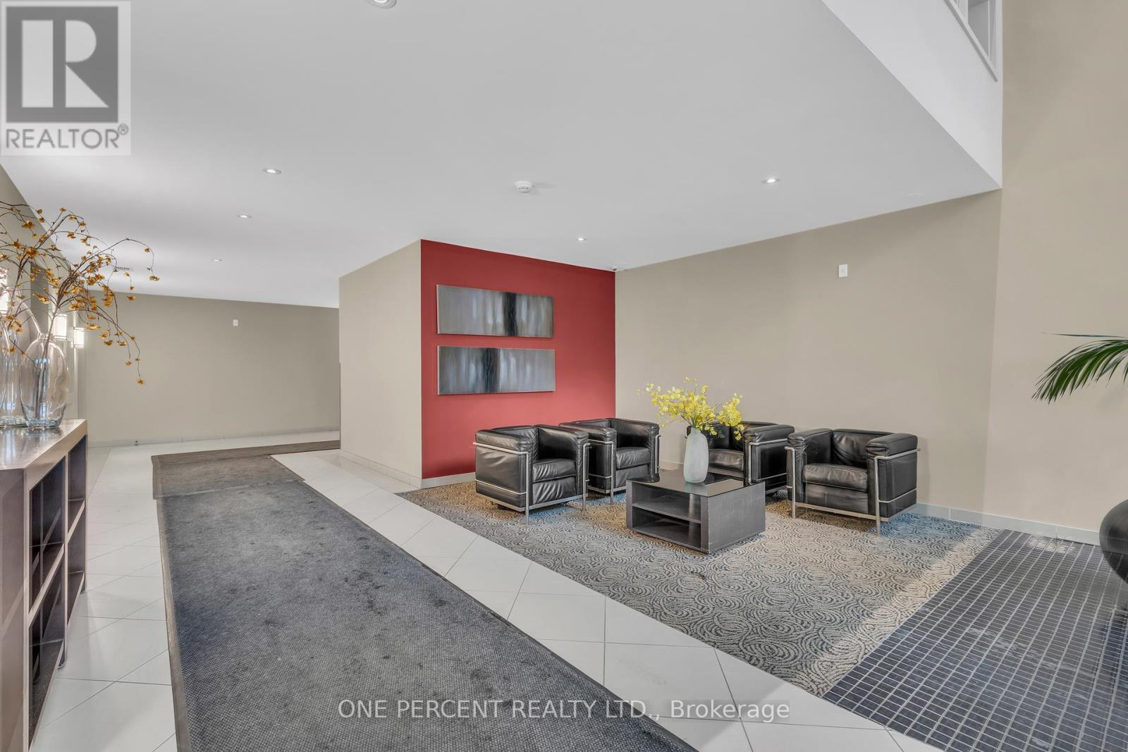 Property at 907 - 138 SOMERSET STREET W image 3