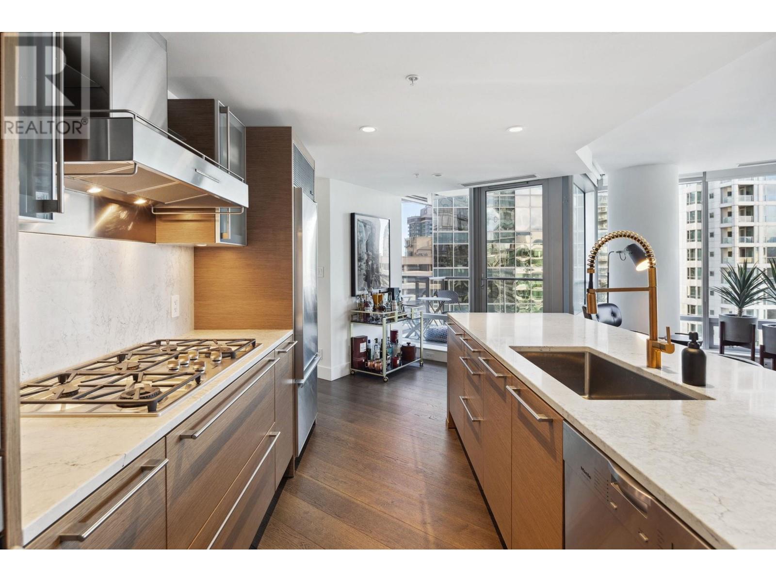 Listing Picture 17 of 34 : 2109 1111 ALBERNI STREET, Vancouver / 溫哥華 - 魯藝地產 Yvonne Lu Group - MLS Medallion Club Member