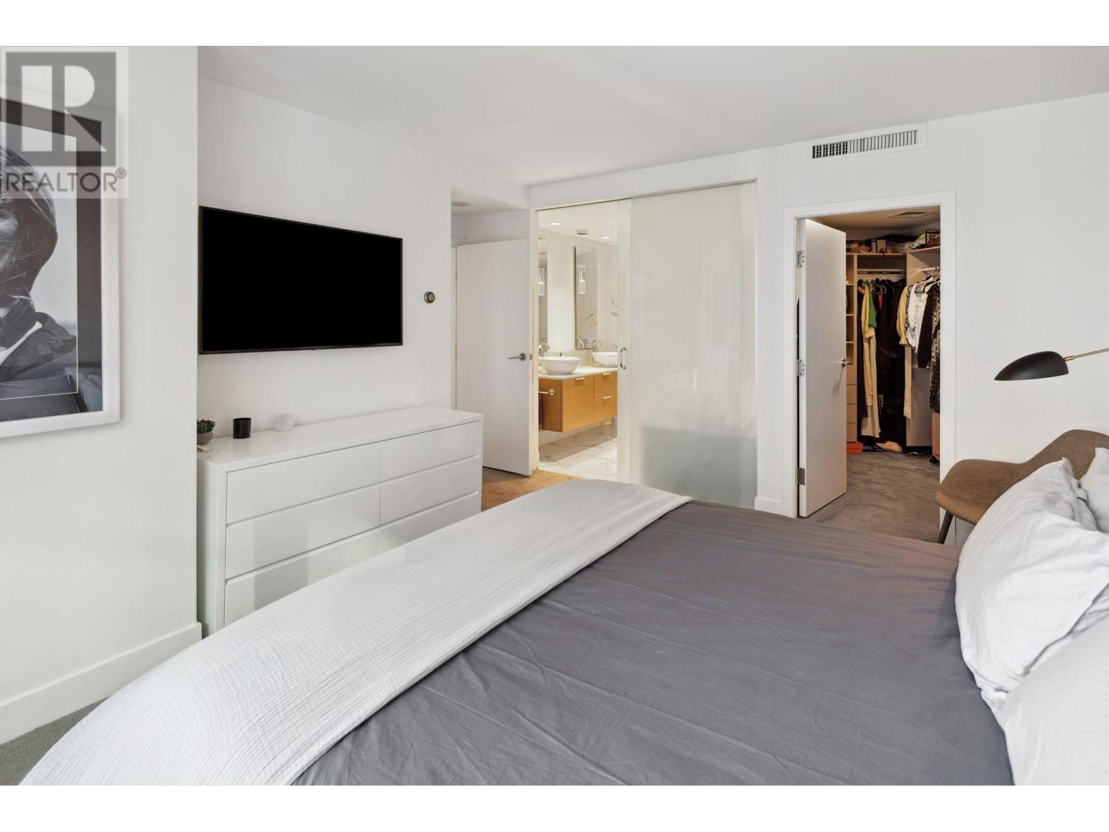 Listing Picture 21 of 34 : 2109 1111 ALBERNI STREET, Vancouver / 溫哥華 - 魯藝地產 Yvonne Lu Group - MLS Medallion Club Member