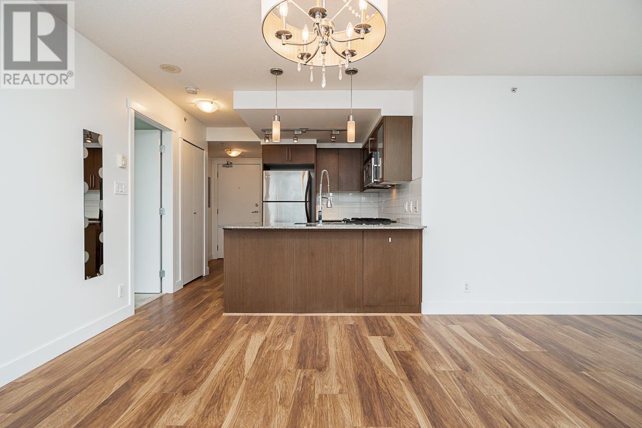 Listing Picture 12 of 25 : 617 8068 WESTMINSTER HIGHWAY, Richmond / 烈治文 - 魯藝地產 Yvonne Lu Group - MLS Medallion Club Member