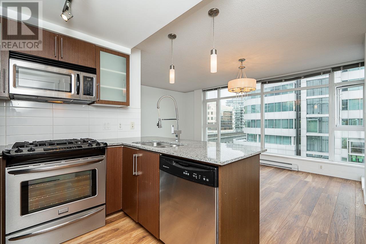 Listing Picture 4 of 25 : 617 8068 WESTMINSTER HIGHWAY, Richmond / 烈治文 - 魯藝地產 Yvonne Lu Group - MLS Medallion Club Member