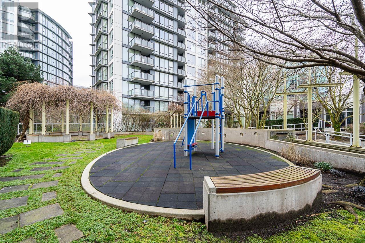 Listing Picture 22 of 25 : 617 8068 WESTMINSTER HIGHWAY, Richmond / 烈治文 - 魯藝地產 Yvonne Lu Group - MLS Medallion Club Member