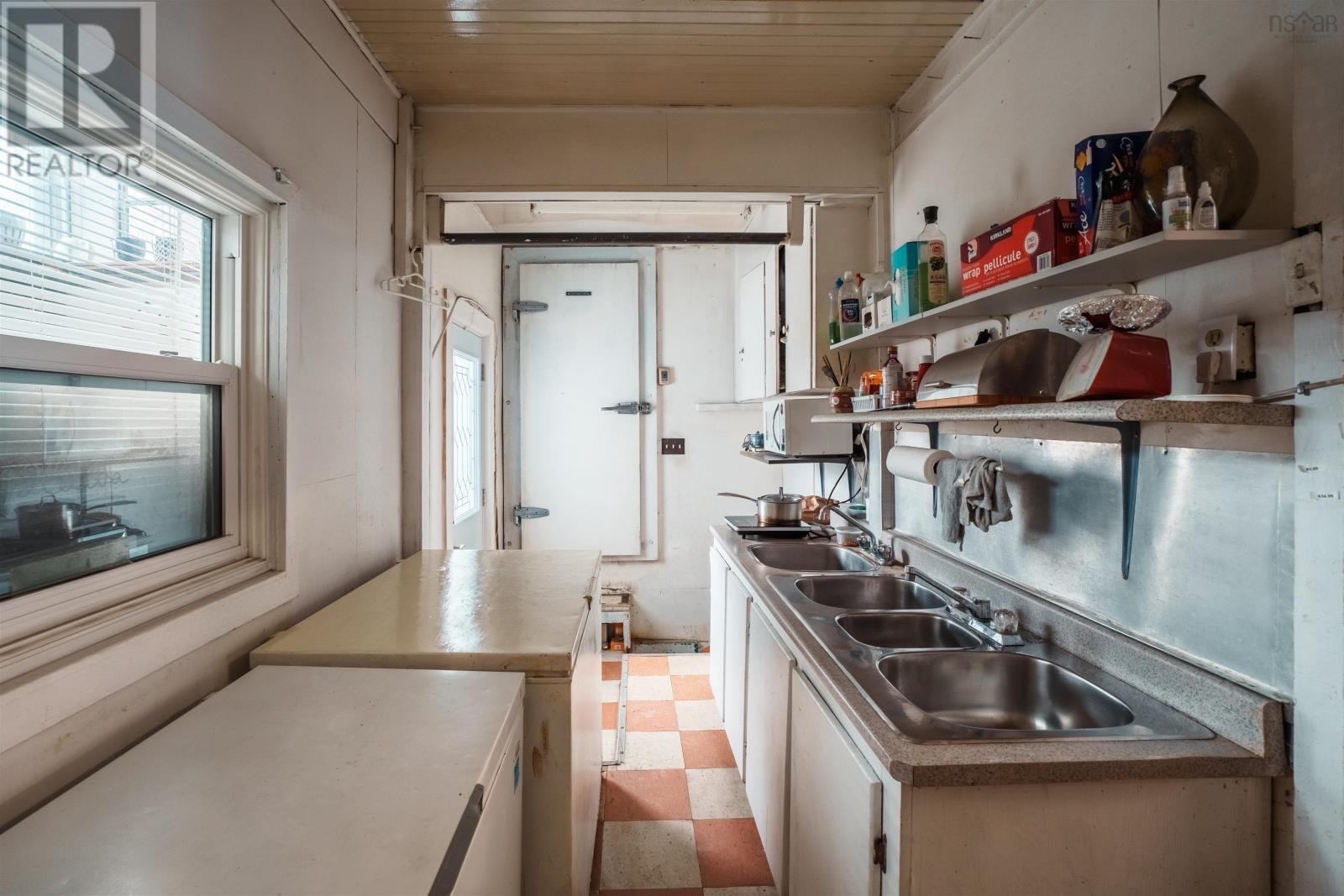 7018 Chebucto Road, Halifax, Nova Scotia  B3L 1M8 - Photo 25 - 202500813