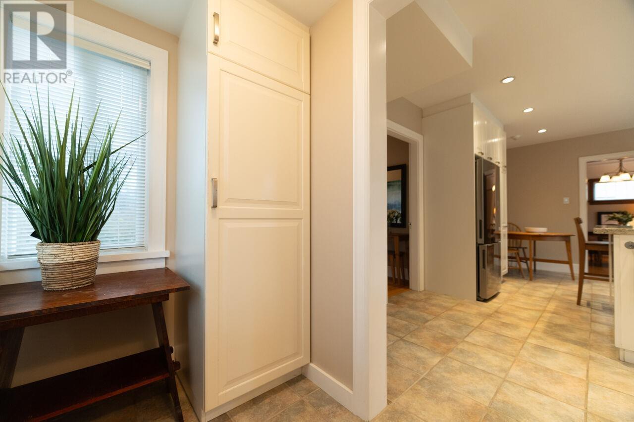 Listing Picture 15 of 36 : 3869 W 38TH AVENUE, Vancouver / 溫哥華 - 魯藝地產 Yvonne Lu Group - MLS Medallion Club Member