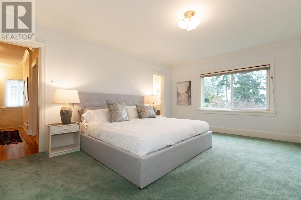 Listing Picture 18 of 36 : 3869 W 38TH AVENUE, Vancouver / 溫哥華 - 魯藝地產 Yvonne Lu Group - MLS Medallion Club Member