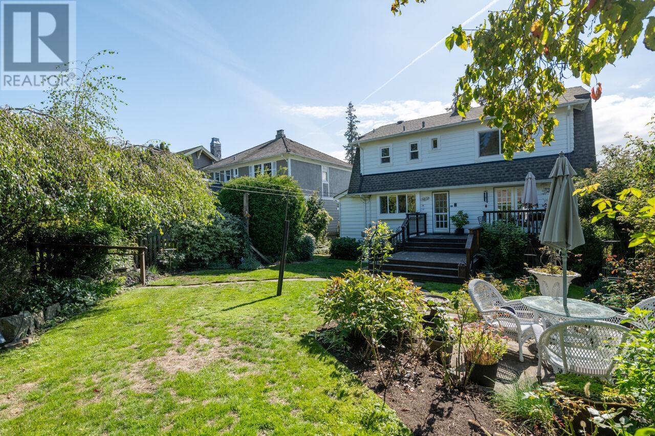 Listing Picture 2 of 36 : 3869 W 38TH AVENUE, Vancouver / 溫哥華 - 魯藝地產 Yvonne Lu Group - MLS Medallion Club Member