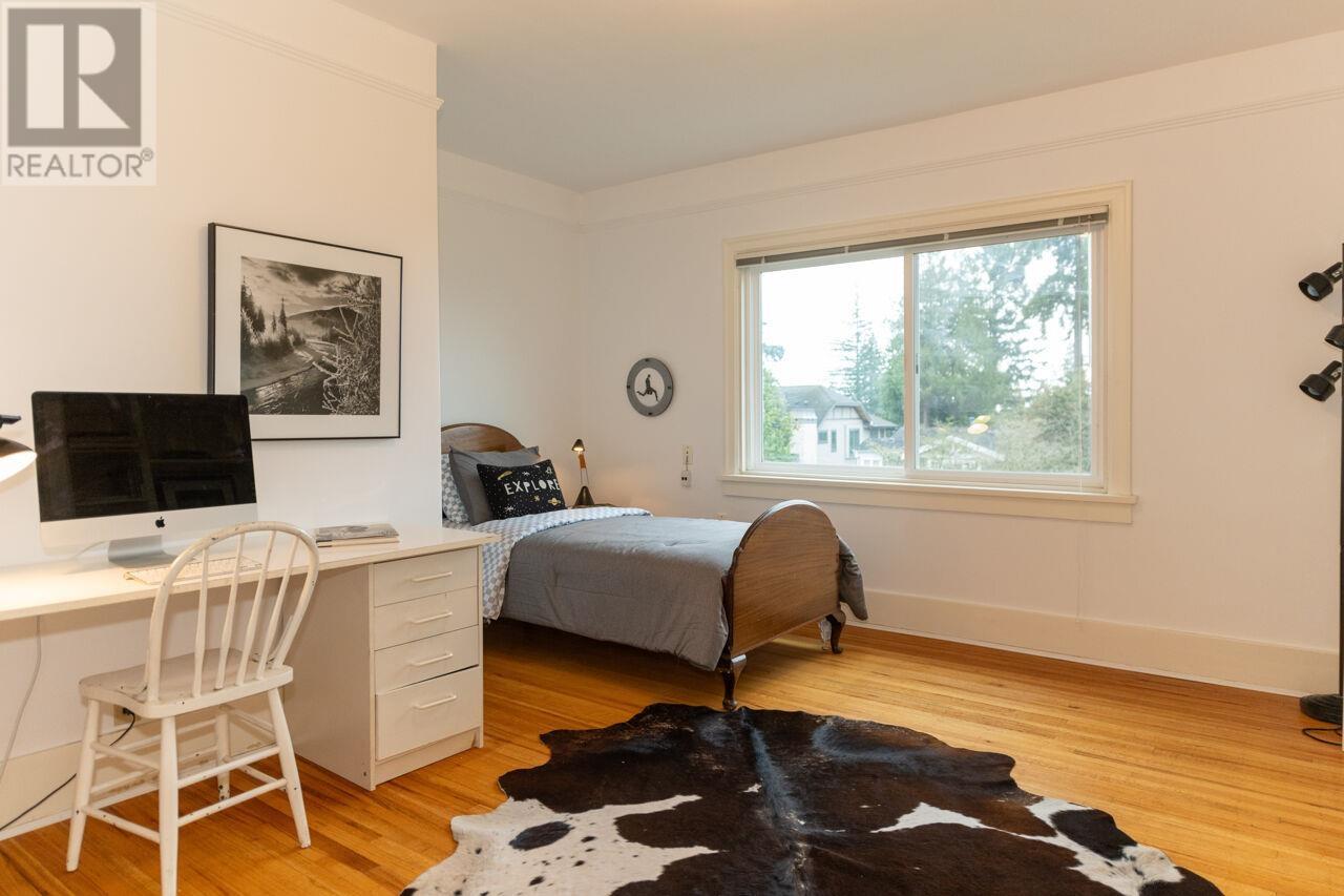 Listing Picture 21 of 36 : 3869 W 38TH AVENUE, Vancouver / 溫哥華 - 魯藝地產 Yvonne Lu Group - MLS Medallion Club Member