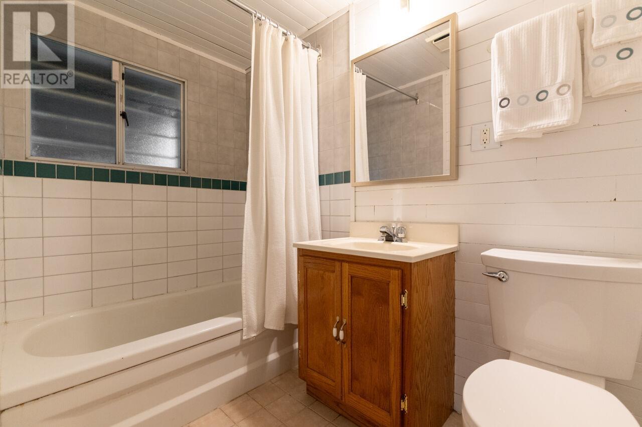 Listing Picture 26 of 36 : 3869 W 38TH AVENUE, Vancouver / 溫哥華 - 魯藝地產 Yvonne Lu Group - MLS Medallion Club Member