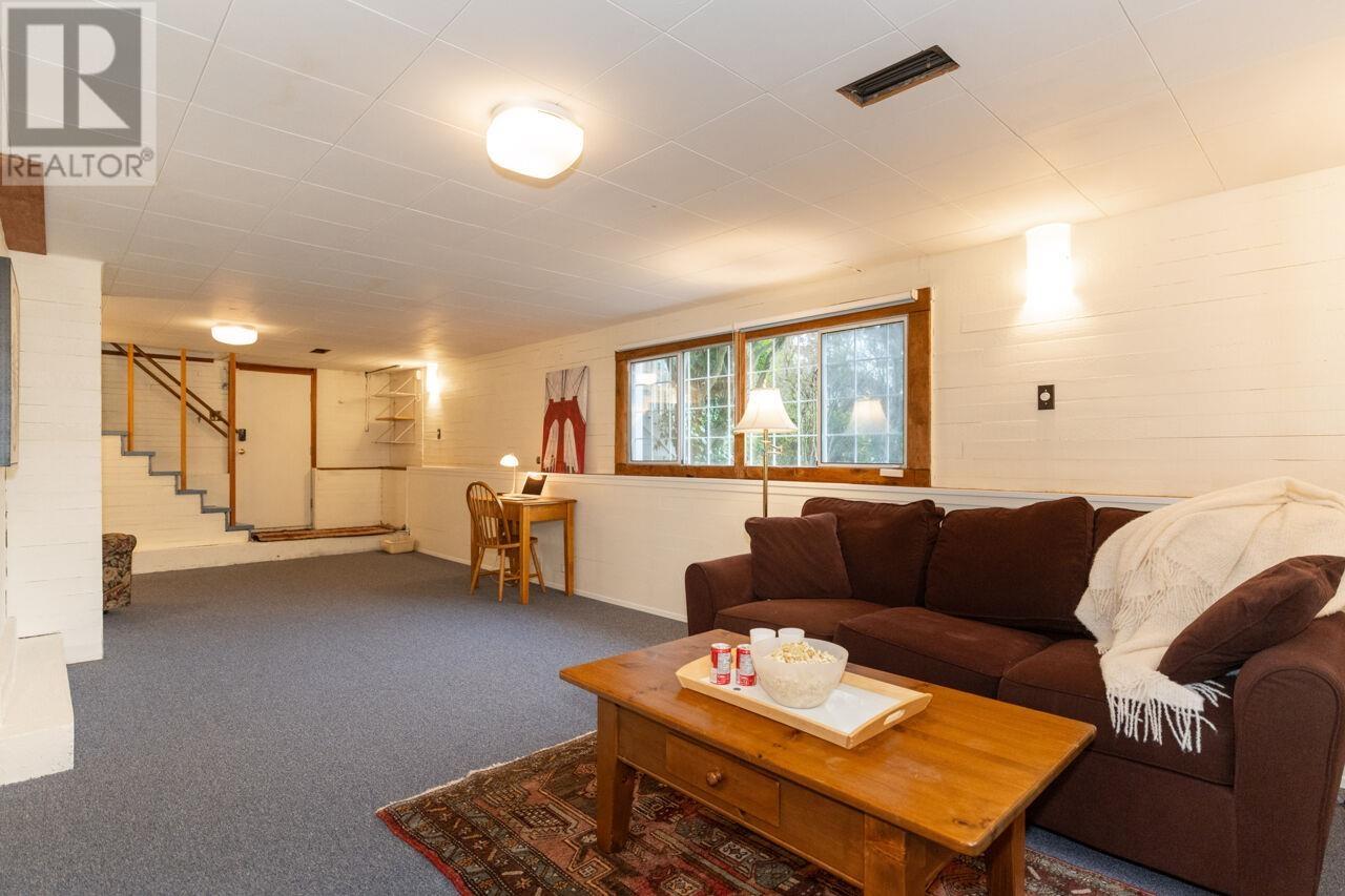 Listing Picture 27 of 36 : 3869 W 38TH AVENUE, Vancouver / 溫哥華 - 魯藝地產 Yvonne Lu Group - MLS Medallion Club Member