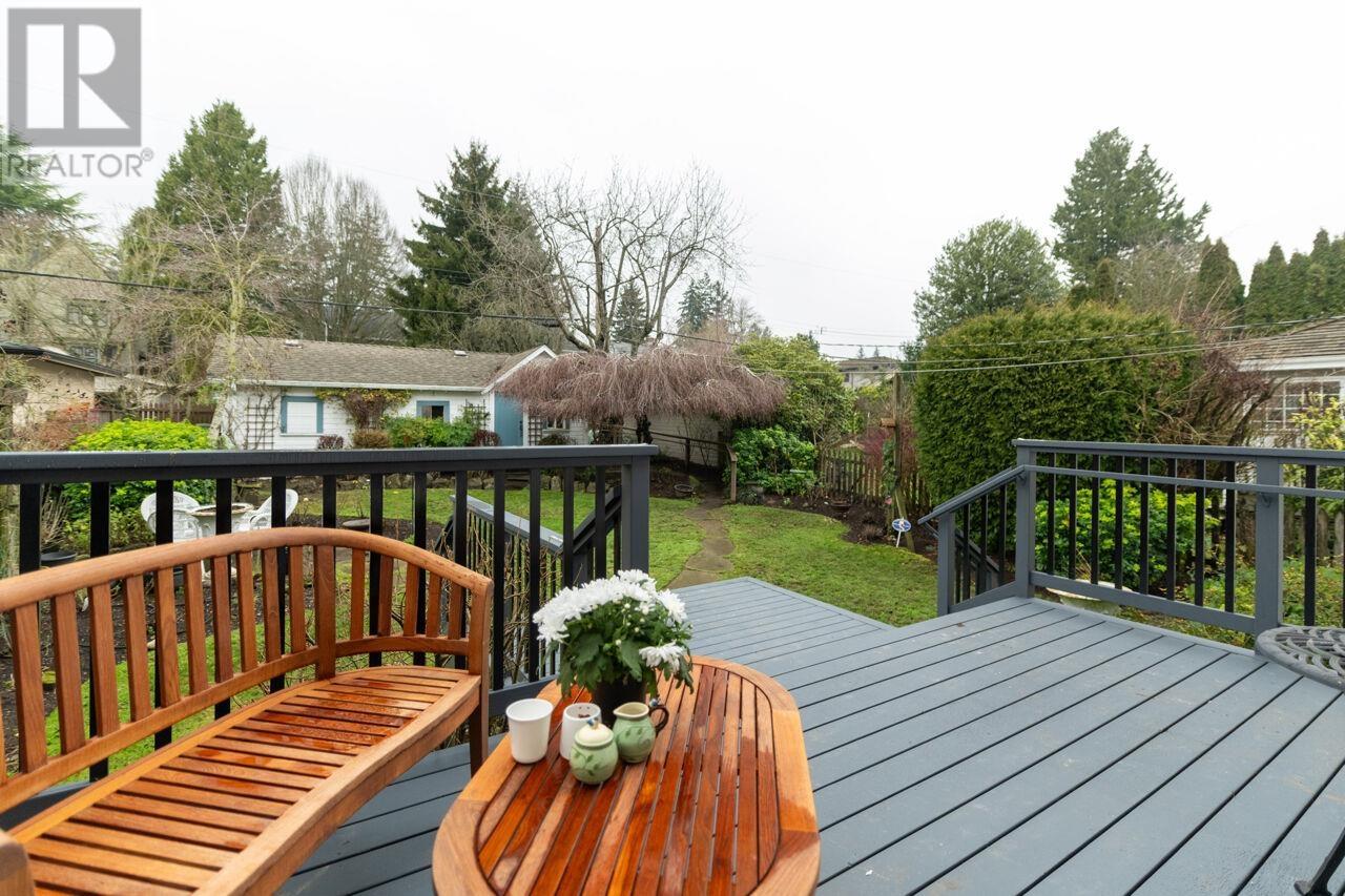 Listing Picture 3 of 36 : 3869 W 38TH AVENUE, Vancouver / 溫哥華 - 魯藝地產 Yvonne Lu Group - MLS Medallion Club Member