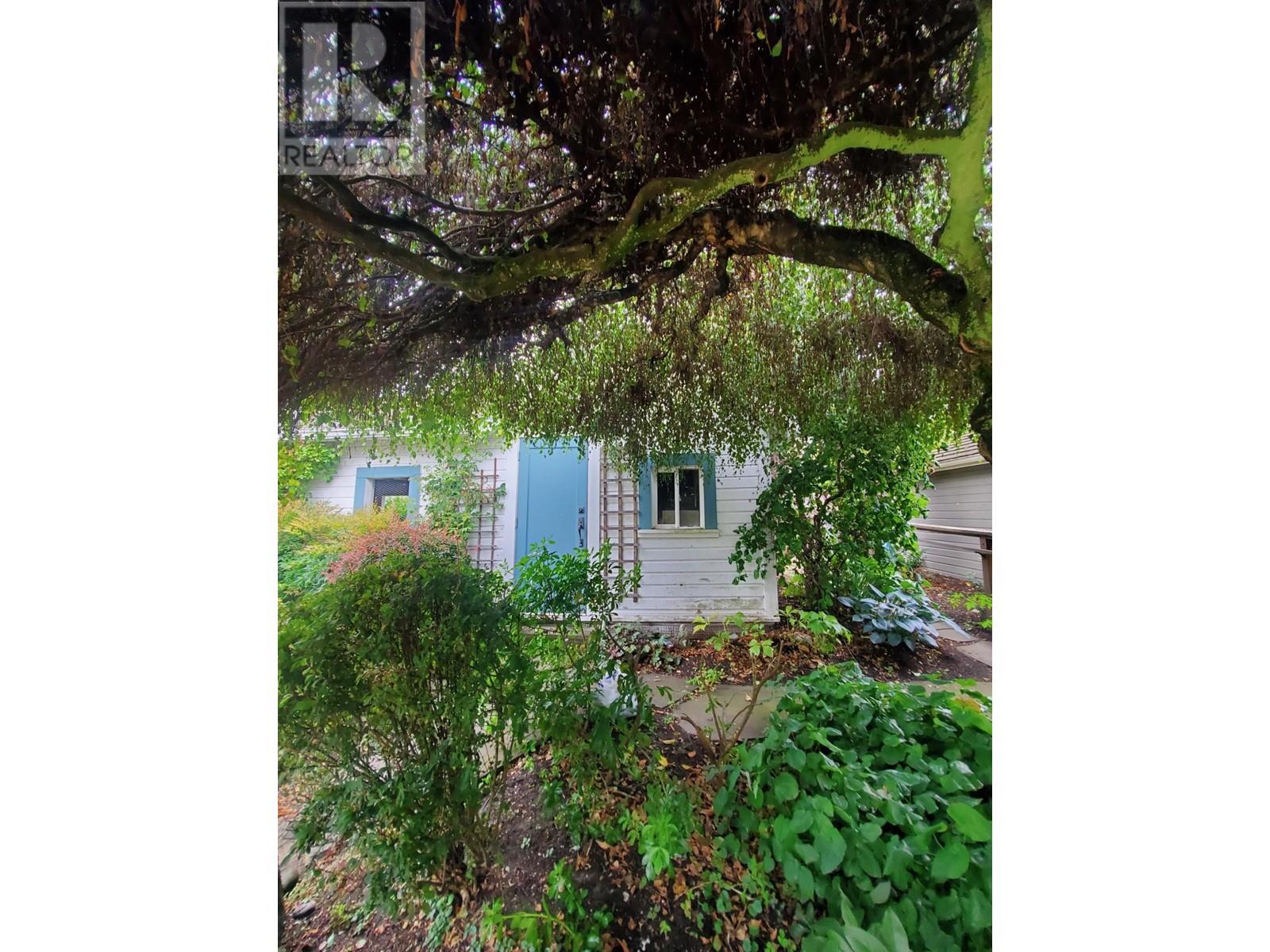 Listing Picture 33 of 36 : 3869 W 38TH AVENUE, Vancouver / 溫哥華 - 魯藝地產 Yvonne Lu Group - MLS Medallion Club Member