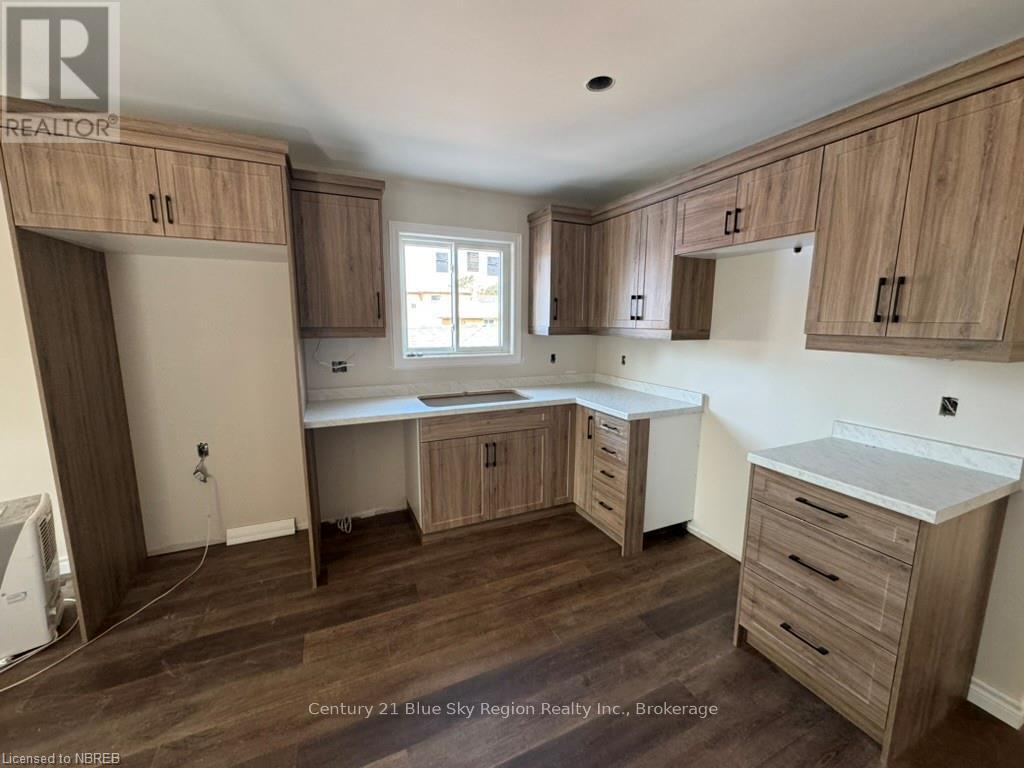 Property at 1556 FRASER STREET image 4